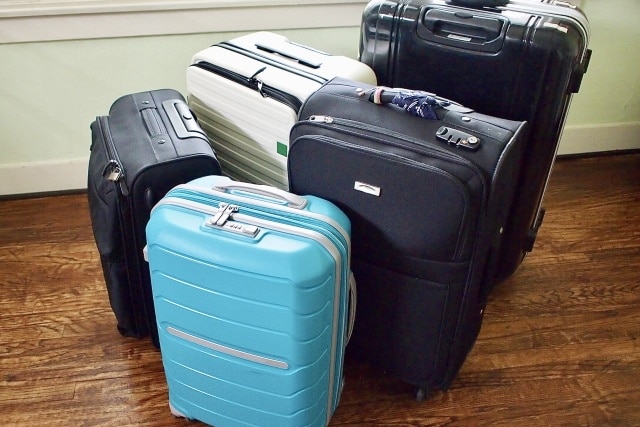 5台のスーツケース